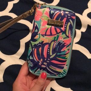 Lilly Pulitzer iPhone 6/7 wristlet